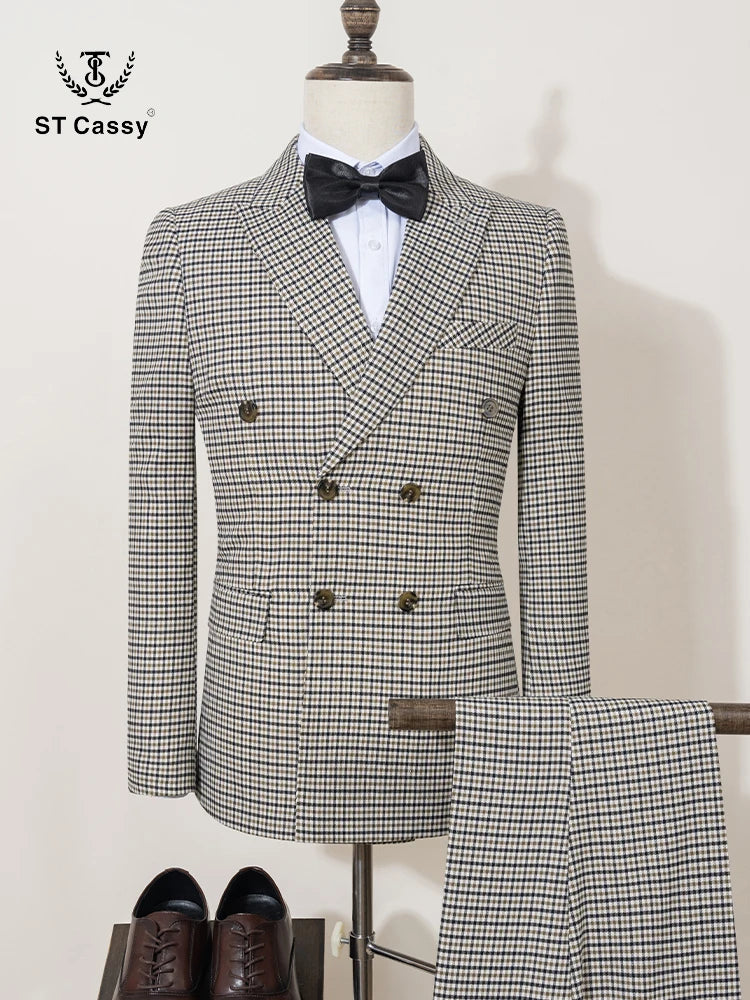 Fashionable Plaid suit for Men