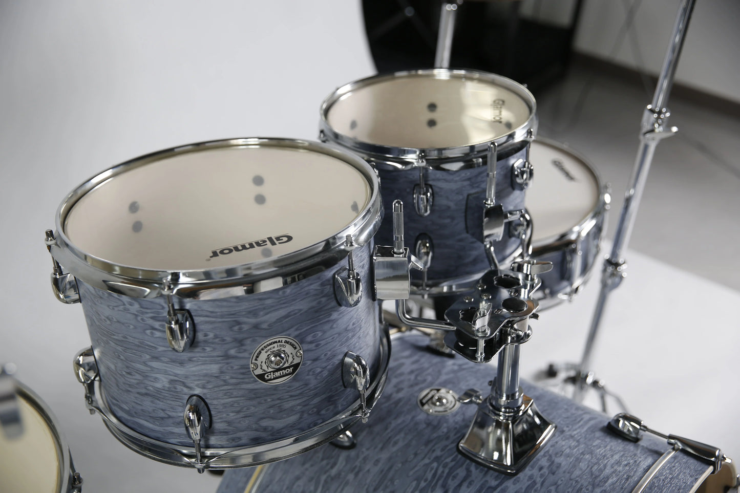 Acoustic Drum Set Professional Drum Kit Featuring Poplar Wood Shells Complete Configuration Suitable for Studios & Performances