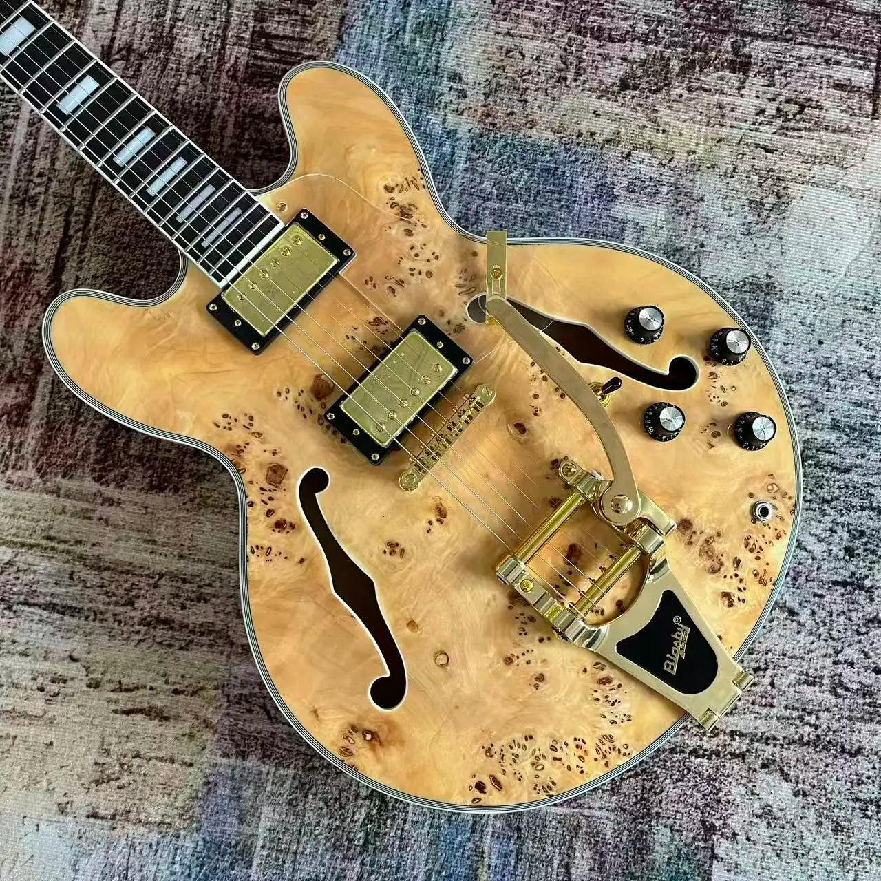 Electric guitar, semi-hollow HH pickup, maple body, rosewood fretboard, 22 frets, 6 strings