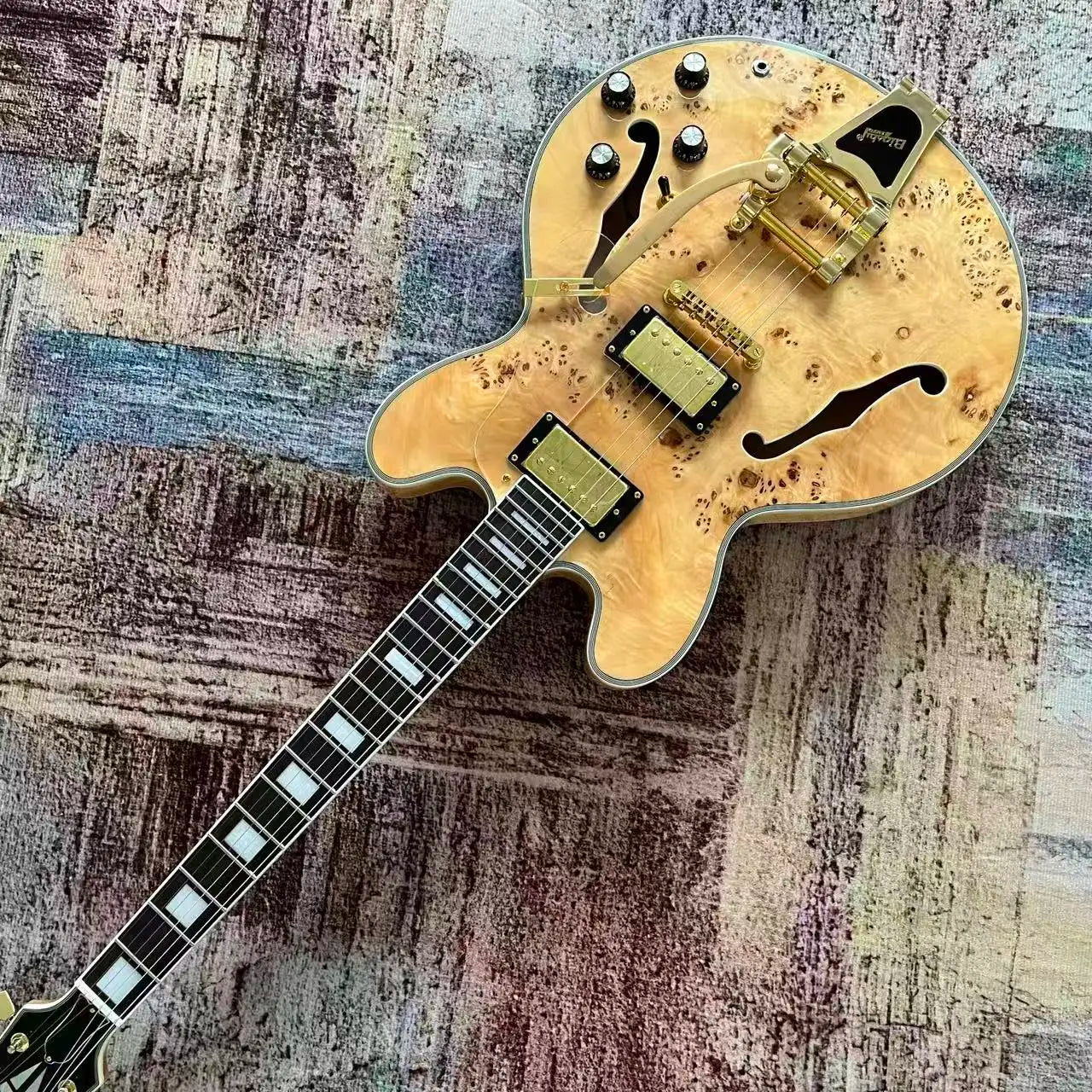 Electric guitar, semi-hollow HH pickup, maple body, rosewood fretboard, 22 frets, 6 strings