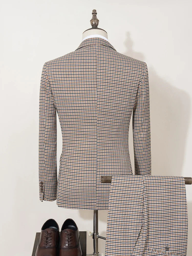 Fashionable Plaid suit for Men